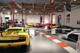 Die bereits seit Beginn im Jahr 2009 bestehende Rennwagenhalle - Erlebniswelt Autobau Romanshorn Die bereits seit Beginn im Jahr 2009 bestehende Rennwagenhalle - Erlebniswelt Autobau Romanshorn