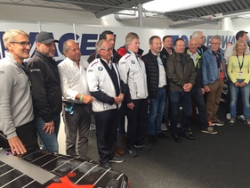 Bild Die ehemaligen DTM-Piloten und -Beteiligten haben eine gute Zeit zusammen anlässlich der Vorstellung der Tourenwagen Classics 2017 in Hockenheim