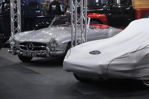 Die einen sind schon eingepackt (und verkauft), die anderen warten noch auf Interessenten - Bremen Classic Motorshow 2019