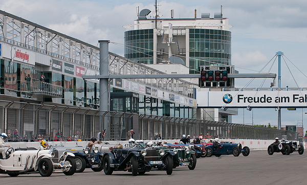 The first pre-war cars leave their positions just a few seconds after the starting signal - ADAC Eifelrennen 2013