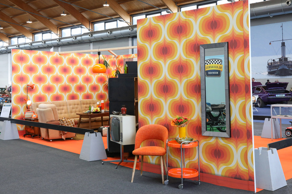 Die farbenfrohe Welt der Siebzgierjahre in der Sonderschau - Klassikwelt Bodensee 2024