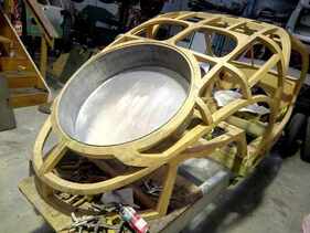 Bild Die fertige Reserveradmulde im Karosserierahmen