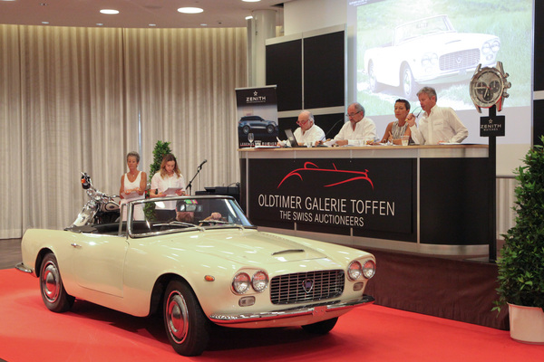 The CHF 87,000 bid for the 1961 Lancia Flaminia Touring Cabriolet was only enough for a knockdown with a (large) reserve - Auction of the Oldtimer Gallery at the Dolder Grand Hotel 2017