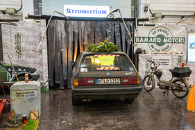 Die grösste Innovation seit der automatischen Waschanlage: das Auto-Krematorium – Techno Classica 2024