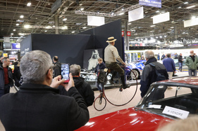 Die historischen Fahrräder sorgten für viel Aufmerksamkeit – Rétromobile Paris 2025