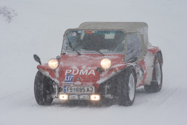Die hohe Schule des Autofahrens könnte wohl mit jungen 16 Jahren nirgendwo besser erlernt werden, …