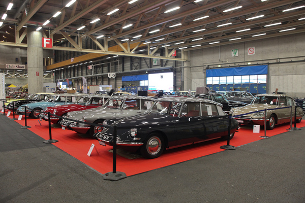 Die interessante Sonderausstellung mit verschiedenen Modellen aus der Citroën-DS-Baureihe - OTM Fribourg 2015