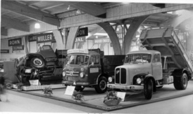 Die jüngsten Saurer-Modelle, darunter der soeben erschienene schwere Kipper 5D - Genfer Autosalon 1960