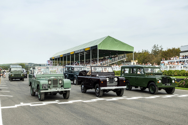 Image: The royal Land Rover fleet on the racetrack - at the Goodwood Revival Parade