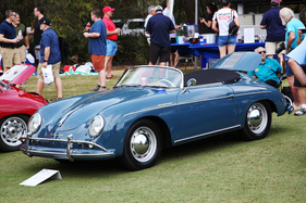 Die meisten 356 präsentieren sich in originalgetreuem Zustand, so auch dieser aquamarinblaue Speedster von 1957 ...