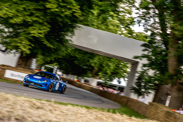 Die neue Alpine zeigt sich dem Publikum - Goodwood Festival of Speed 2016