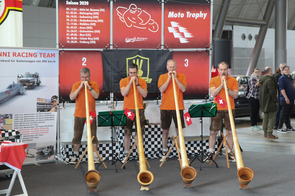 Die passende Untermalung der Sonderschau "Schweizer Motorräder" - Retro Classics Stuttgart 2020