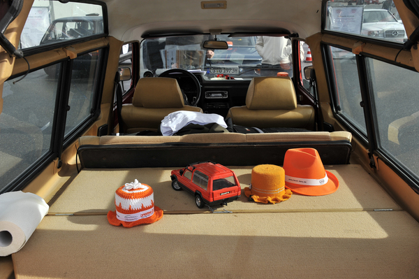 Die passenden Accessoires im Heck des Matro Ranchos - am zweiten Tag der Creme21 2015 auf dem Hockenheimring