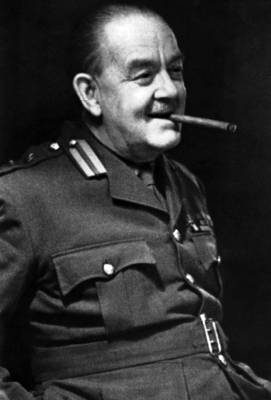 Die technische Führung übernahm im Januar 1946 Colonel Charles Radclyffe, Chef der Mechanical Engineering Branch der Industry Division im Mindener Hauptquartier für die britische Zone.