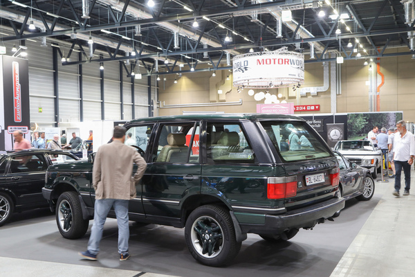 The second generation of the Range Rover won the SUV category in the Swiss Youngtimer Competition 2023 organized by Zwischengas and Swiss Classic World - Swiss Classic World Lucerne 2023