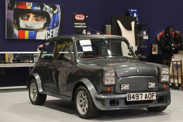 Dieser Austin Mini Tickford 1000 von 1984 wurde für EUR 30'160 deutlich unter den Erwartungen verkauft - Artcurial Rétromobile Versteigerung 2024