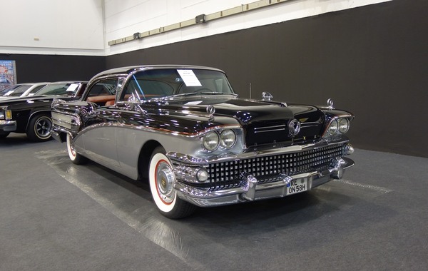 Dieser Buick Special 2-Door Riviera von 1958 wurde bereits kurze Zeit nach Beginn der Veranstaltung verkauft - Essen Motor Show 2022