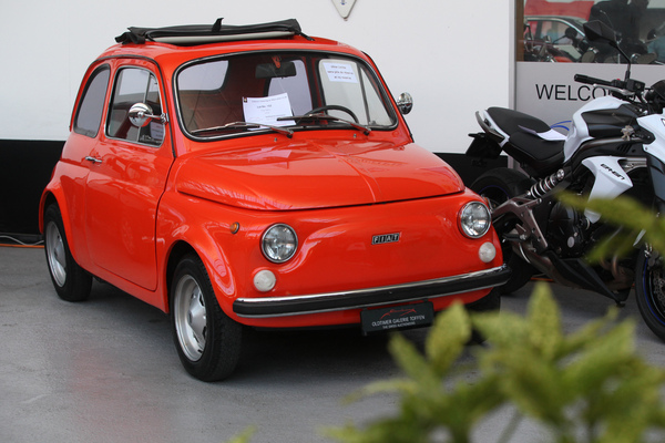 Dieser Fiat 500 wurde als Lot 102 versteigert - Versteigerung der Oldtimer Galerie in Toffen am 26. März 2022