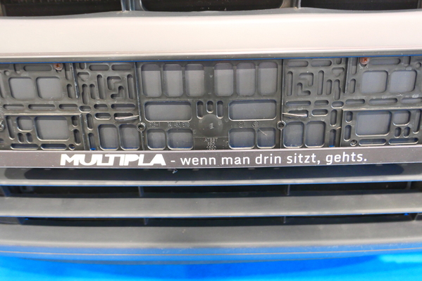 Dieser Fiat Multipla 1.9 JTD von 2002 mit einer erstaunlich geringen Laufleistung von 77'178 Kilometern stammt aus der Sammlung von Jann Kleemeyer, angeboten für 13'900 Euro. Den fehlenden Apostroph muss der Käufer selbst ergänzen – Bremen Classic Motorshow 2025