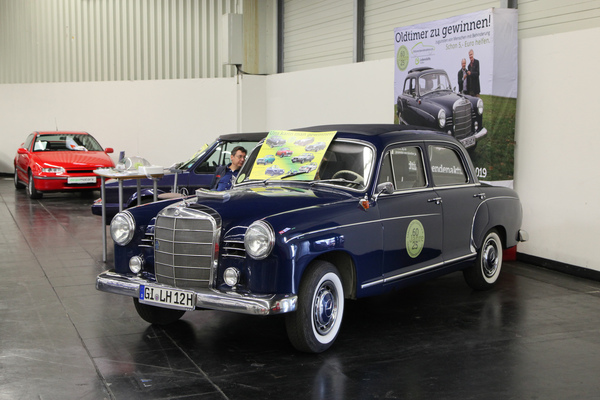 Dieser Mercedes-Benz Ponton von Günther Jauch kann bei der Oldtimer-Spendenaktion der Lebenshilfe Giessen für wenige Euro gewonnen werden - Retro Classics Bavaria 2019
