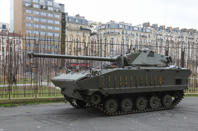Dieser Panzer liess sich fahrend erleben – Rétromobile Paris 2025 Dieser Panzer liess sich fahrend erleben – Rétromobile Paris 2025