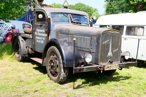 Dieser herrliche Magirus M45 von 1935 ist ein Publikumsmagnet in Bockhorn. – Bockhorner Oldtimermarkt 2025