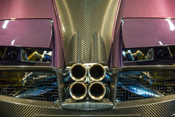 Diffizile Gleichungen müssen berechnet werden, zum Beispiel 4 Auspuffe im Quadrat = ...