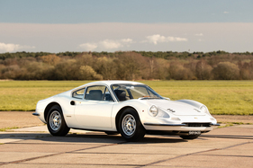 Dino 206 GT (1969) – Nur echt mit Leichtmetallkarosserie. Der Nachfolger 246 GT bestand aus Stahlblech Dino 206 GT (1969) – Nur echt mit Leichtmetallkarosserie. Der Nachfolger 246 GT bestand aus Stahlblech