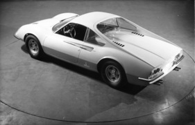 Dino 206 GT Berlinetta (1966) - Seitenansicht des Prototypen von Pininfarina
