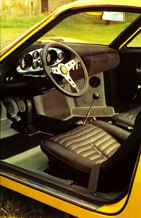 Dino 246 GT (1971) - Interieur des 71-er-Dinos - Abbildung aus Prospekt