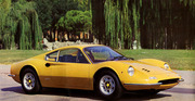 Dino 246 GT (1971) - gelb sieht der Dino ganz besonders sportlich aus - Abbildung aus einem Verkaufsprospekt von 1971