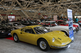 Dino 246 GT (1971) - in "Giallo Pastello", sicherlich eines der attraktivsten Autos in Bologna, sprach zumindest ein Betrachter - 42. Auto e Moto d'Epoca 2025