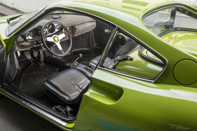 Dino 246 GT (1972) - Platz für zwei Personen