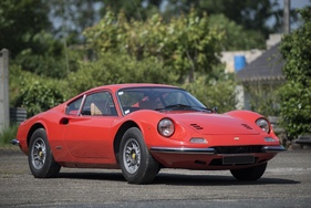 Dino 246 GT (1972) - als Lot 228 angeboten an der Artcurial Le Mans Classic Versteigerung am 5. Juli 2014