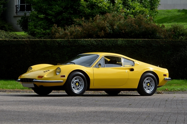 Dino 246 GT (1972) - angeboten an der Artcurial-Versteigerung "Sur les Champs 6" vom 20. Oktober 2013