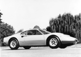 Dino 246 GT (1972) - nahe am Rennwagen, aber für die Strasse