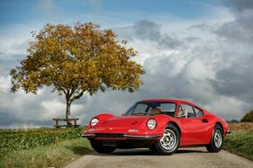 Dino 246 GT Berlinetta (1972) - als Lot 49 an der Artcurial "Automobiles Sur les Champs" Versteigerung am 3. Dezember 2020