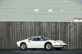 Dino 246 GT Coupé (1971) - als Lot 329 an der Bonhams Versteigerung in London Olympia am 7. Dezember 2016
