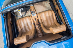 Dino 246 GTS (1972) - Platz für zwei Personen und das Dach