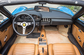 Dino 246 GTS (1972) - wer einmal drin sitzt, will den Wagen kaum mehr verlassen