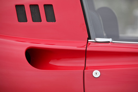 Dino 246 GTS (1974) - Luft für die Besatzung und den Motor