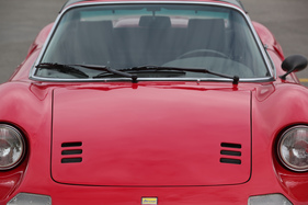 Dino 246 GTS (1974) - den GTS gab es nur mit parallel arbeitenden Wischern