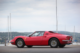 Dino 246 GTS (1974) - sieht geschlossen und offen gut aus