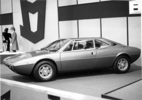 Dino 308 GT 4 - verblüffende Ähnlichkeit zum Sbarro Stash - am Genfer Automobilsalon 1974