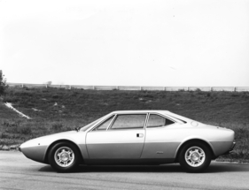 Dino 308 GT4 (1973) - langer Radstand, relativ kurze Überhänge