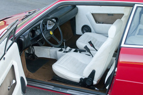 Dino 308 GT4 (1974) - helle Interieurfarben waren damals en vogue