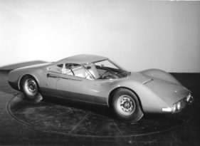 Dino Berlinetta Speciale Due Posti (1965) - Chassis-Nummer 0840 erhielt ein imposantes Pininfarina-Kleid und war der Vorläufer des späteren Dino 206/246