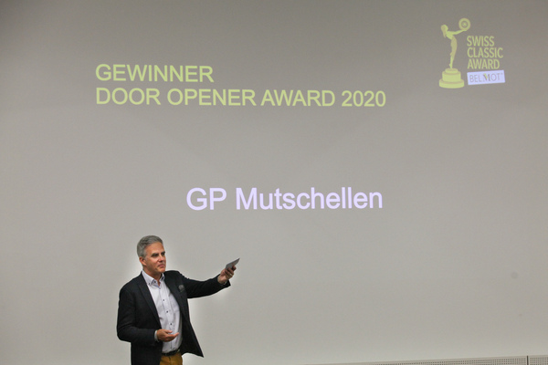Image: Dino Graf routinely leads through the program - Swiss Classic Awards 2020 handover at the "autobau erlebniswelt" in Romanshorn