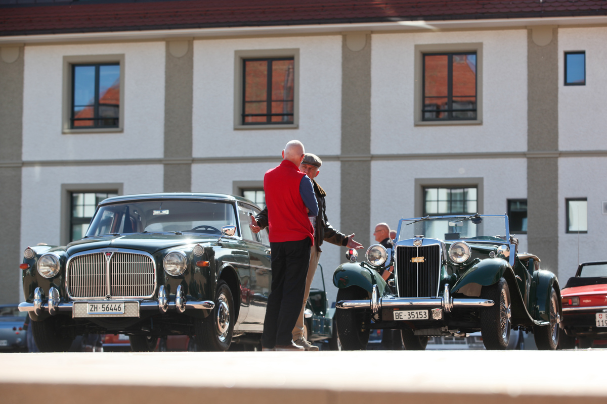 Discussions between the classic cars - Emil Frey Classics / Zwischengas.com Oldtimer/Youngtimer end-of-season brunch 2019