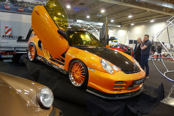 Diverse Modelle von Porsche bei JB Design - Essen Motor Show 2022